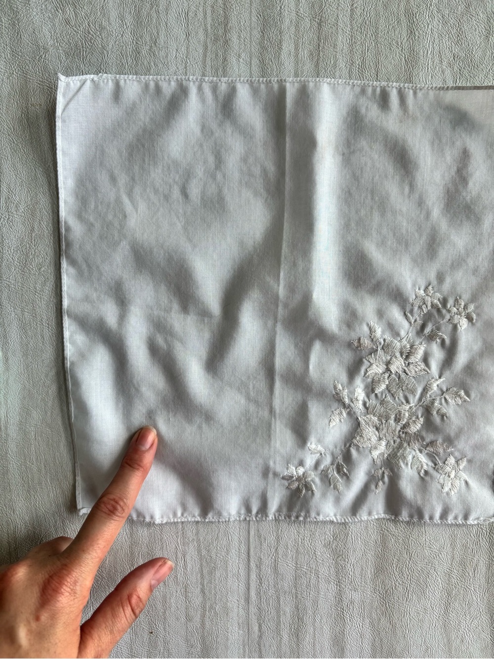 Vintage Embroidered Handkerchief Lot of 7 Floral Lace White Linen Cotton - Picture 14 of 16